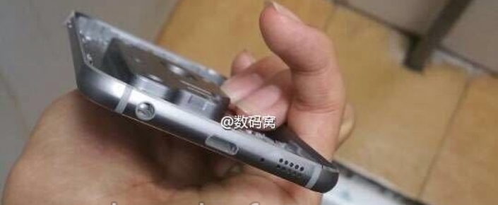 Galaxy S6'nın Metal Gövdeli Fotoğrafları Sızdırıldı