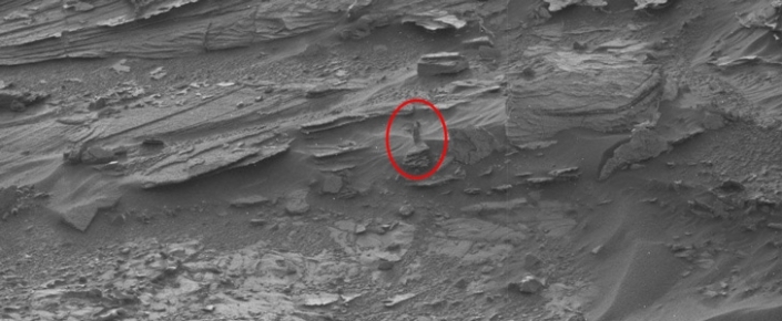 mars-ta-cekilen-bu-fotograftaki-kadin-silueti-gercek-mi-705x290.jpg