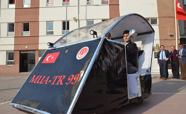 Rollplay Police Akulu Araba 12 V Fiyati Taksit Secenekleri