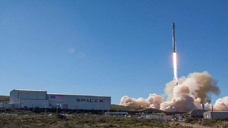 SpaceX Falcon 9 Block 5 Roketiyle Dünyanın En Ağır İletişim