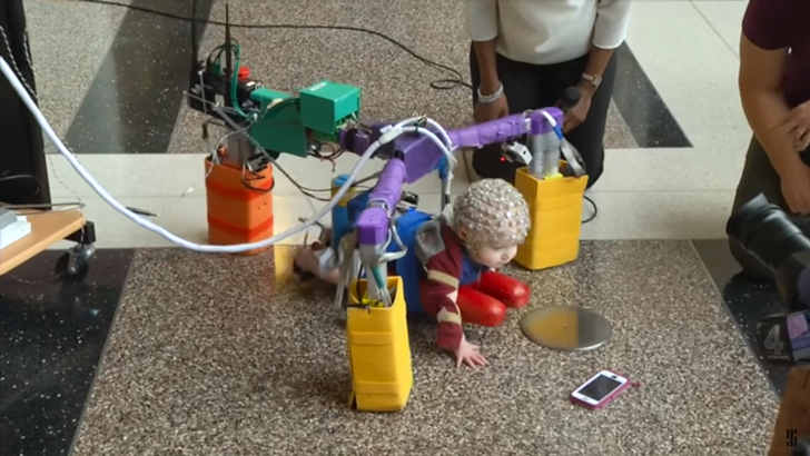 Bebekler İçin Robotik Dış İskelet