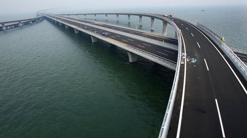 Jiaozhou Körfezi Köprüsü (16 Milyar Dolar)