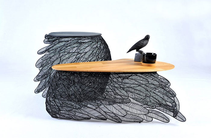 Kuş tüyü desenli kahve masası