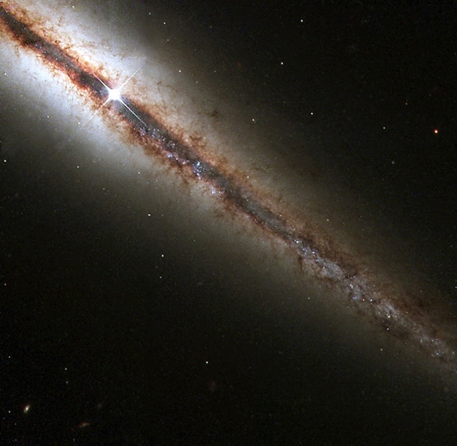 55 milyon ışık yılı uzaklıktaki bir galaksi