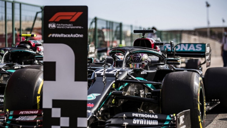 Hamilton, Portekiz’de de Kazanarak Tüm Zamanların Rekorunu Kırdı
