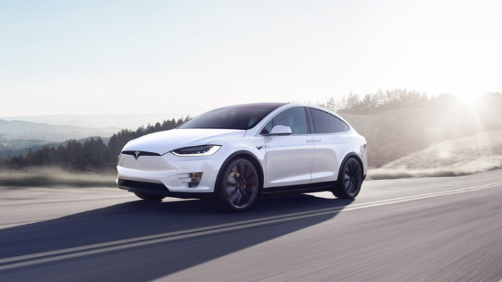 Tesla, Dünyanın En Büyük Süper Şarj İstasyonunu Kaliforniya'da Açtı