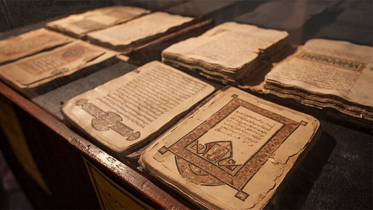 Orhun Yazıtlarını, Mısır Hiyerogliflerini ve Viking Destanlarını Binlerce Yıl Geçse de Anlamamızı Sağlayan Bilim Dalı: Paleografya