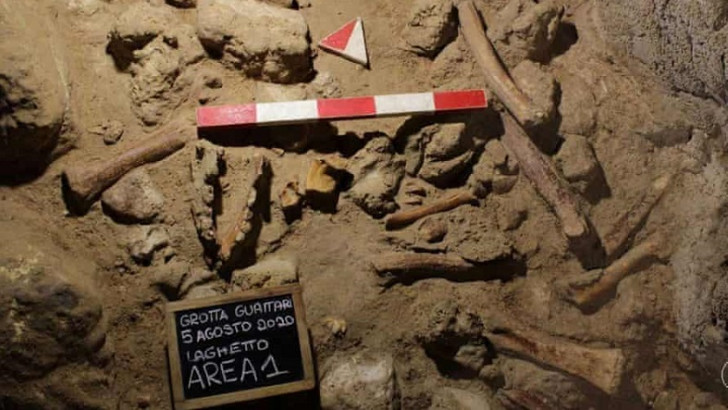 Roma'da Bir Mağarada Dokuz Farklı Neandertal'in Kalıntısı Bulundu (Bazıları 100 Bin Yıllık)