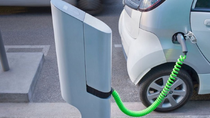 Bakan Varank'tan Elektrikli Araçların Şarj Altyapısı Hakkında Önemli Açıklamalar