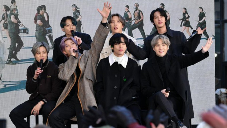 BTS'nin Yeni Şarkısı, YouTube'da 3,89 Milyon Kişiye Eş Zamanlı Yayınlanarak Rekor Kırdı