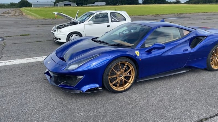 Çift Motorlu Opel Corsa'nın Ferrari 488 Pista'ya Kafa Tuttuğu Yarış [Video]