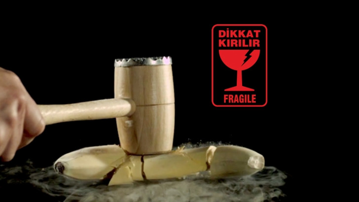 Dikkat Kırılır: Erkeklerin Asla Maruz Kalmak İstemeyeceği 'Penis Kırılması' Nedir? (Sağlamlık Testi Yapmadık)