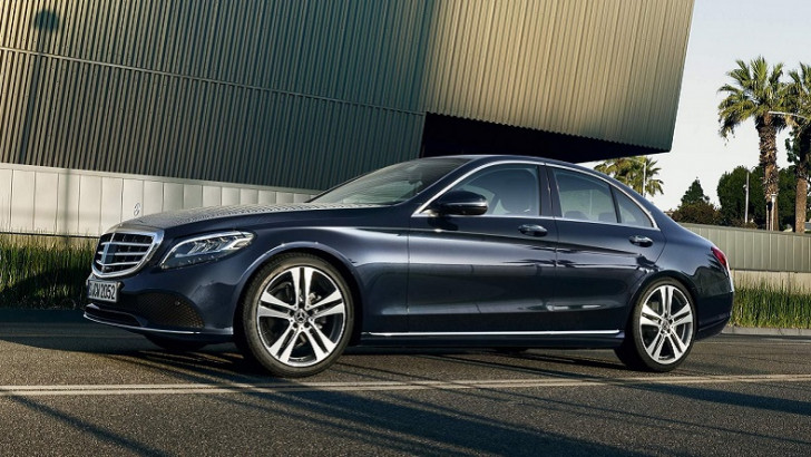 Klas Bir Sedan Serisi: Mercedes-Benz C Serisi Dikkat Çeken Özellikleri ve Fiyat Listesi