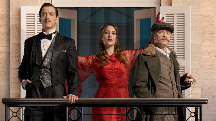 Pera Palas'ta Gece Yarısı İzlemeye Değer mi? Netflix Türkiye'nin Uzun Zamandır Beklenen Yapımını Anlattık!
