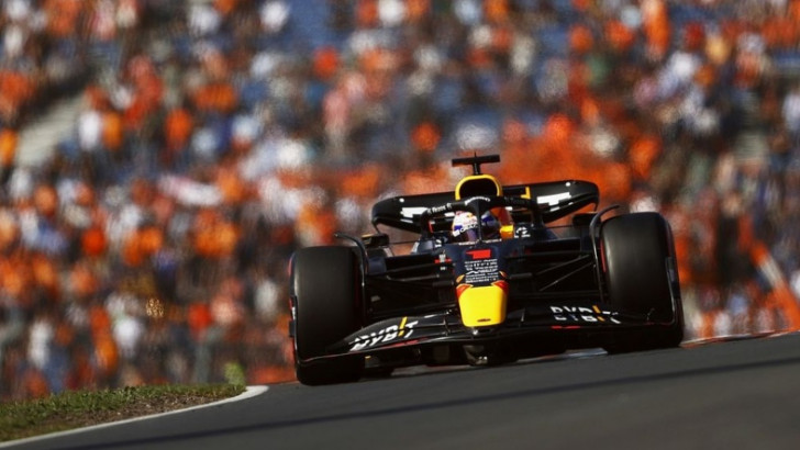 Hollanda GP Sıralama Turları Tamamlandı: Futbol Maçı mı Formula 1 Yarışı mı İzledik Belli Değil