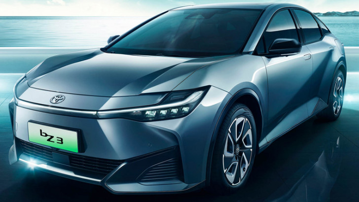 Elektrikli Sedan 'Toyota bZ3' Tanıtıldı: Corolla'nın Pabucunu Dama Attırır...