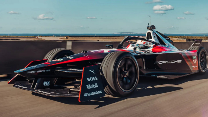 Porsche, 'Elektrikli Formula' Aracını Tanıttı: Rüzgar Kadar Hızlı, Gece Gibi Sessiz...