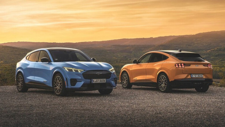 Yakında Türkiye'de Satışa Sunulacak Elektrikli Mustang 'Mach-E'nin Fiyatına İndirim Geldi