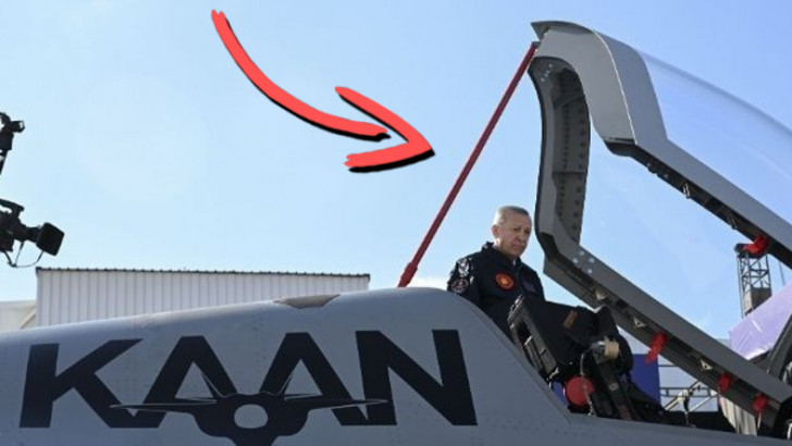 Milli Muharip Uçak KAAN'ın Kokpitinin Kapağını Tutan Şeyin "Paspas Sapı" Olduğu İddia Edildi: Peki Bu Doğru mu?