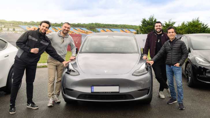 Tesla, Türkiye'deki İlk Teslimatlarını Gerçekleştirdi