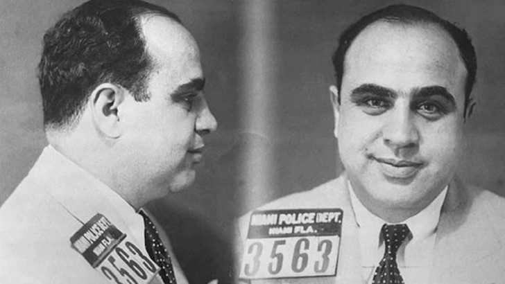 Tarihin Gördüğü En Azılı Mafya Liderlerinden Biri Olup Hukuk Tarihine Geçecek Kadar İlginç Bir Yöntemle Cezaevine Atılan Al Capone’un Filmleri Aratmayan Hikayesi