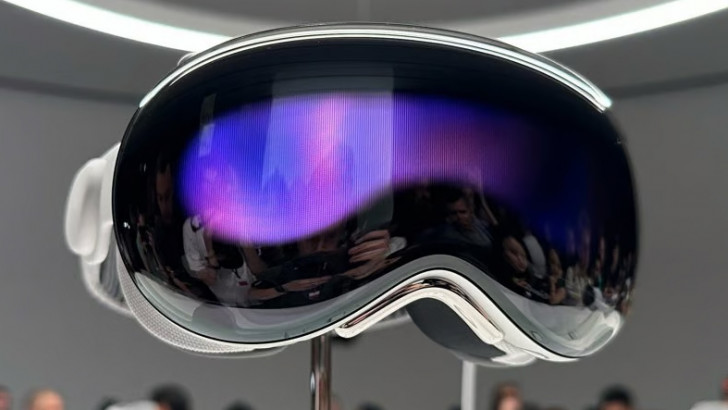 İkinci Nesil Apple Vision Pro'dan İlk Bilgiler Geldi: Daha Küçük ve Daha Hafif Olacak!