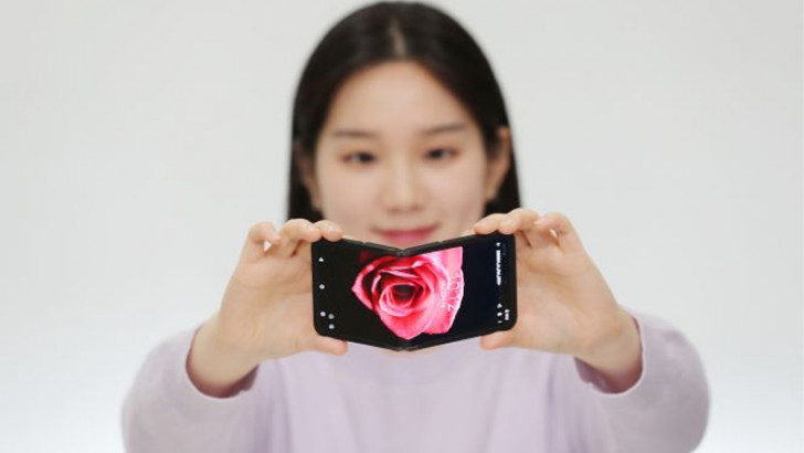 Samsung, 360 Derece Katlanabilen Ekrana Sahip Telefon Konseptini Gösterdi (Buna Gerek Var mı?)