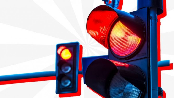 Bazı Trafik Işıklarında Kırmızı Işığın Neden 'Daha Uzun Süre' Yandığını Öğrenince Artık Beklemekten Şikâyet Etmeyeceksiniz