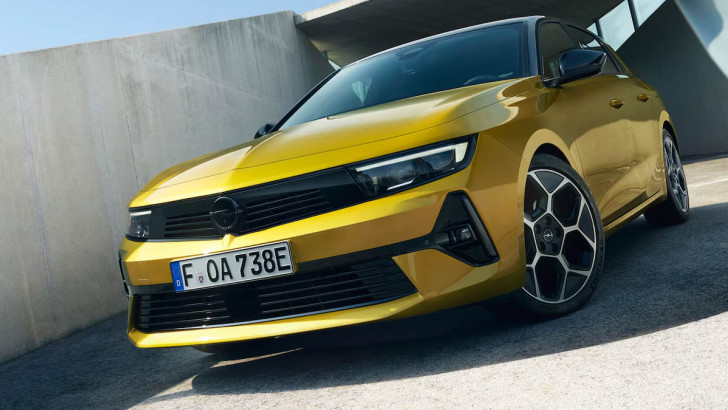Opel, Güncel Fiyat Listesini Açıkladı: Astra'ya Bir İndirim Daha Yapıldı!