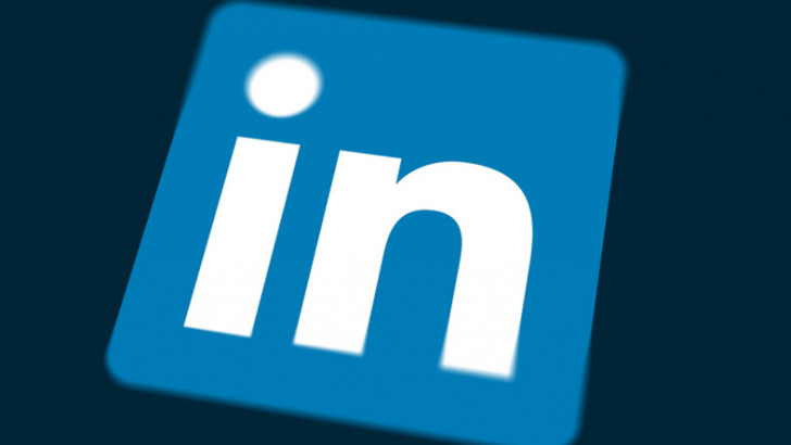 LinkedIn Facebook’u Kendi Silahıyla Vurdu, Masaüstü Tasarımını Neredeyse Tamamen Facebook’a Benzetti!