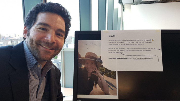 LinkedIn CEO’su Çalışanına Sürpriz Yaptı