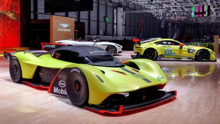 Aston Martin’in Hız Canavarı Valkyrie, Track Paketiyle Daha da Hızlanacak