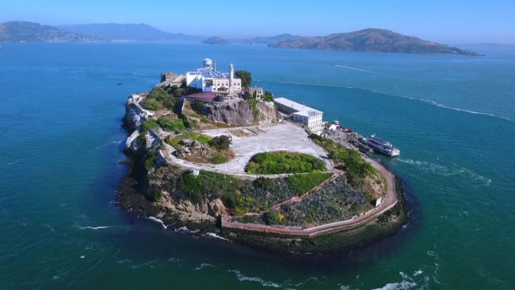 Arkeologlar, Dünyaca Ünlü Hapishane Alcatraz’ın Altında Gizli Bir Askeri Üs Buldu