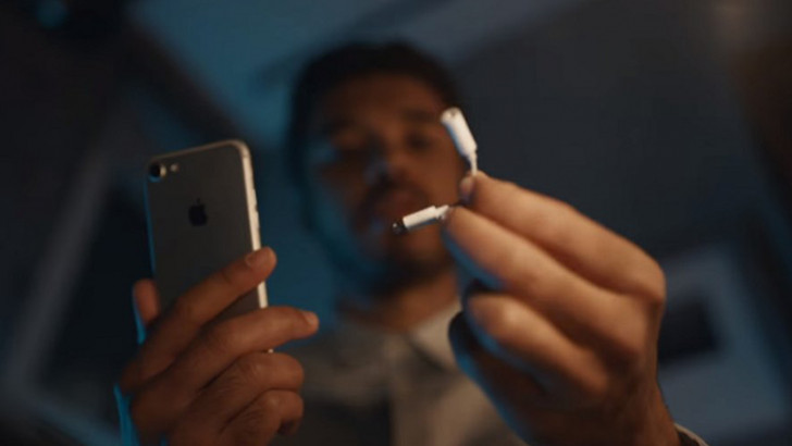 Samsung Apple La Dalga Gectigi Reklamlari Usulca Kaldirdi