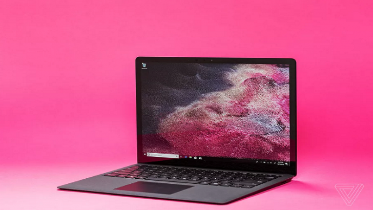 Microsoft'un Surface Laptop 3 Ekranlarını Büyüteceği İfade Edildi