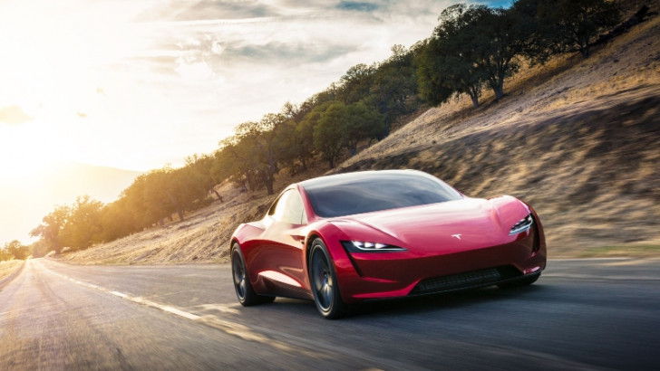 Tesla, İlk Göz Ağrısı Roadster’ların Sahiplerine Özel Hizmet Verecek