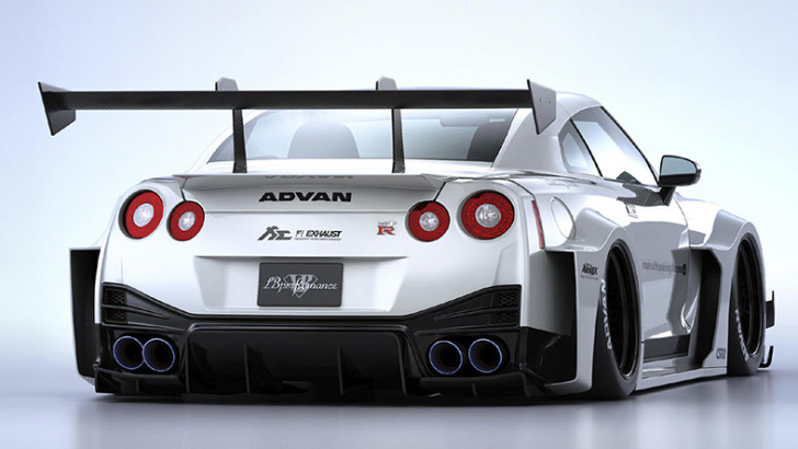 Liberty Walk, Nissan GT-R İçin Türkiye'de Ev Parasına Body Kit Tanıttı