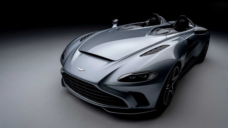 Aston Martin, Tavanı ve Ön Camı Bulunmayan V12 Speedster'i Tanıttı