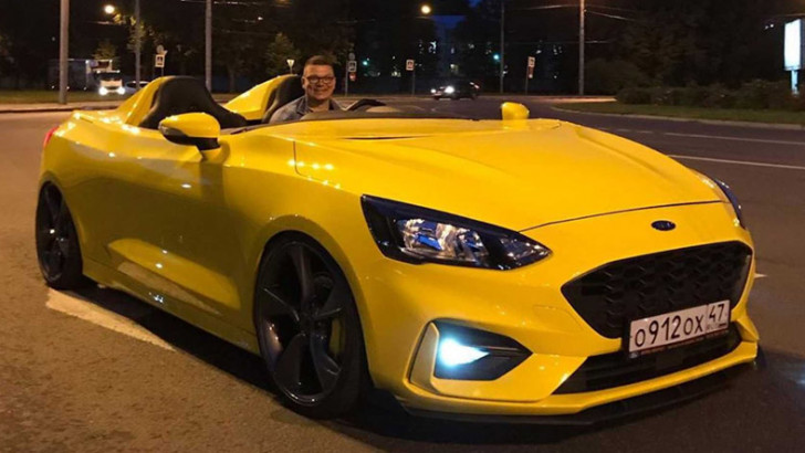 Kapıları, Camı ve Tavanı Olmayan Özel Yapım Ford Focus Speedster