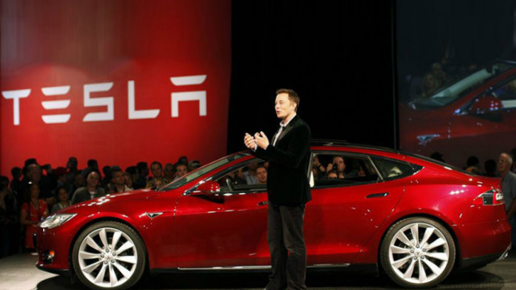 Tesla, Toyota'yı Tahtından Ederek En Değerli Otomobil Üreticisi Oldu