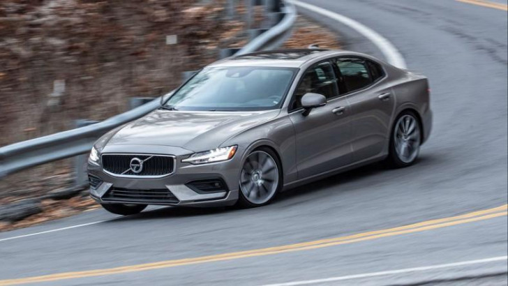 Volvo'ya Göre Instagram'daki Tüm 'Herkese Açık' Fotoğraflar Lisanssız Paylaşılabilir