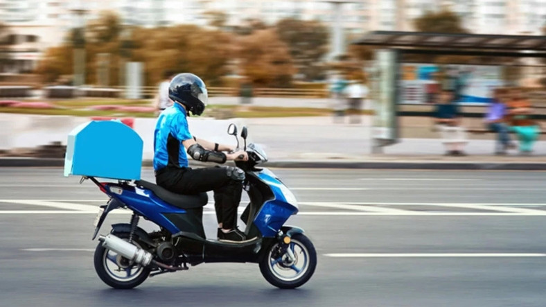 Motosikletli Kuryeler, İstanbul Adliyesi Önünde Eylem Yaptı: ”Biz Robot Değiliz