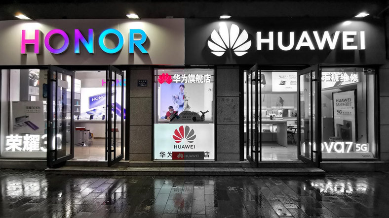Huawei ile Evladı Gibi Olan HONOR Arasındaki Tüm Bağlar Koptu