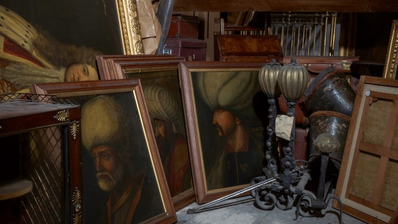 5 Osmanlı Padişahının Portreleri Birleşik Krallıkta Satışa Çıkıyor: 100 Yıldır İskoçyada Bir Malikânenin Çatı Katındalarmış