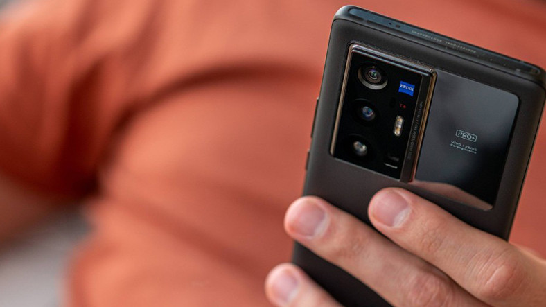 Gelişmiş Akıcı Ekranı ve Yüksek Çözünürlüklü Kamerasıyla Vivonun Yeni X80 Ailesinin Özellikleri Ortaya Çıktı