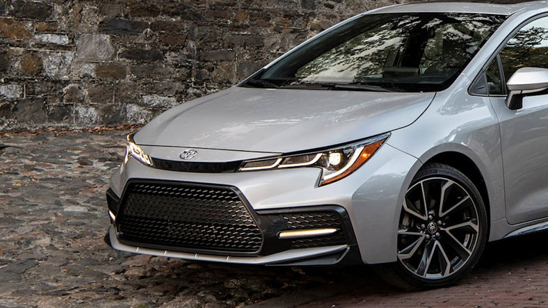 2023 Toyota Corollanın Hayran Kalacağınız Yeni Tasarımı Ortaya Çıktı: Aile Arabası, Spor Arabaya Dönüşüyor!