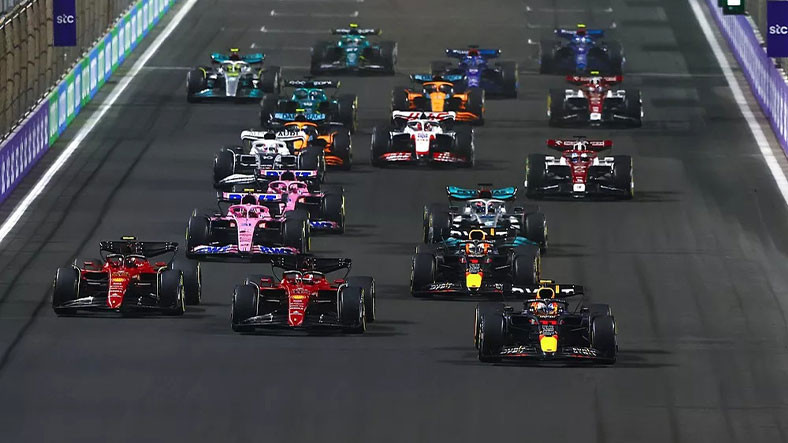 Kıran Kırana Geçen Formula 1 Suudi Arabistan GP’sinin Kazanını Verstappen Oldu!