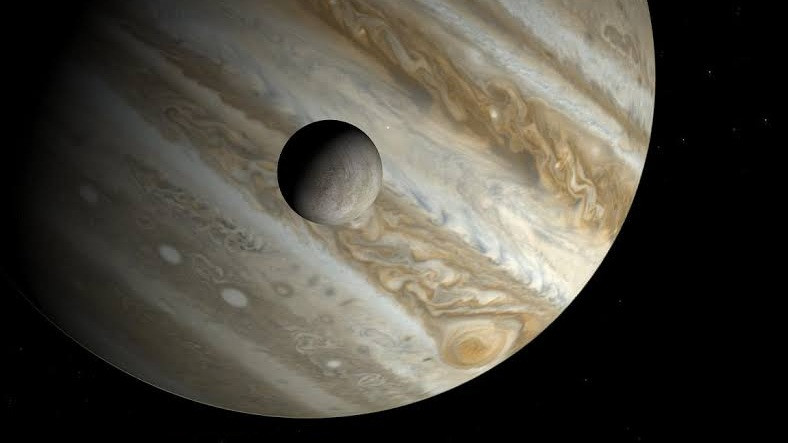 Jüpiterin Buzla Kaplı Uydusu Europada Yaşam İddialarını Güçlendiren Yeni Araştırma: Buz Tabakasının Altında Oksijen Olabilir