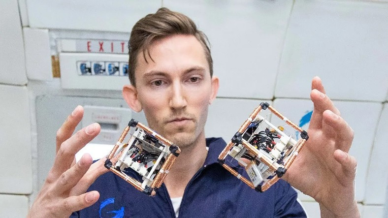 Kendi Kendini İnşa Edebilen Küçük Robotlar Geliştirildi: Uzay Çalışmaları İçin Önemli Bir Adım Olabilir [Video]