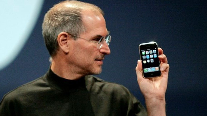 Steve Jobs, İlk iPhone'u Aslında 'SIM Kartsız' Yapacaktı: Peki Yerine Ne Olacaktı?